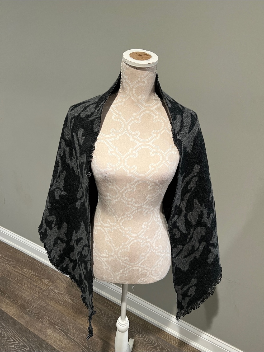 Pashmina wrap Reversible see Pictures